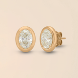 Oval Studs in Yellow Gold