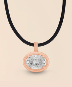 Oval Necklace in Rose Gold